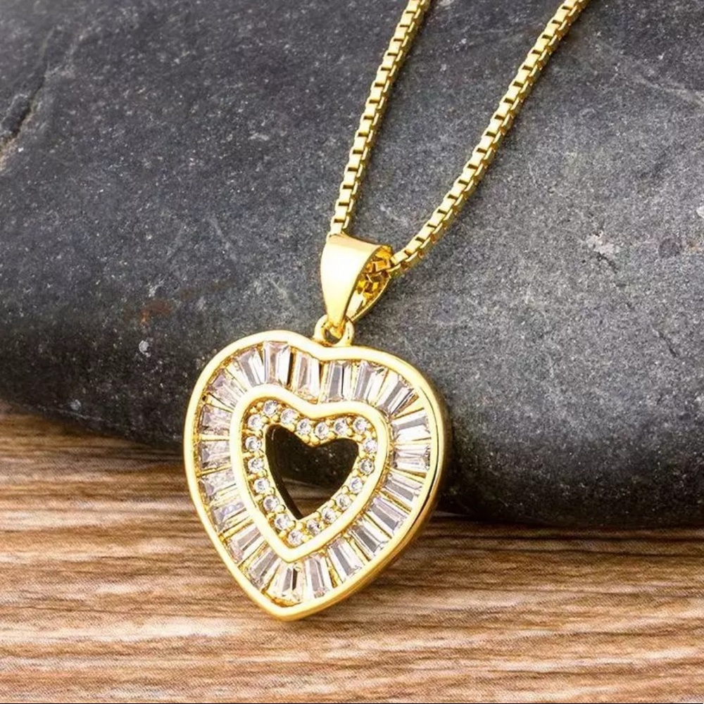 New 18k gold heart necklace